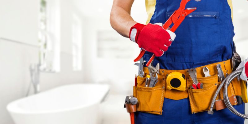 Como Evitar Golpes na Contratação de Encanador em Fortaleza